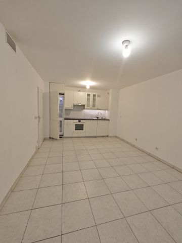 Appartement 2 pièces 43m2 MARSEILLE 6EME 762 euros - Photo 4