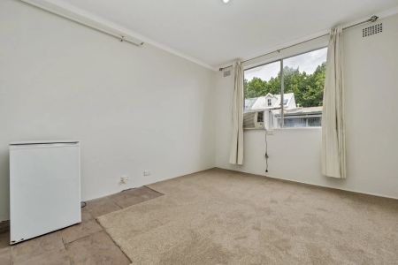 Centrally Located Studio apartment - Photo 2