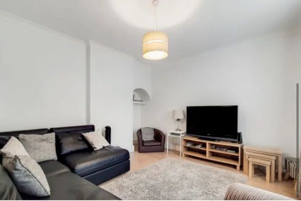 4 Bed Terraced House, Blanchedowne, SE5 - Photo 1