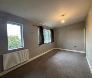 4 bedroom end of terrace house to rent - Photo 3