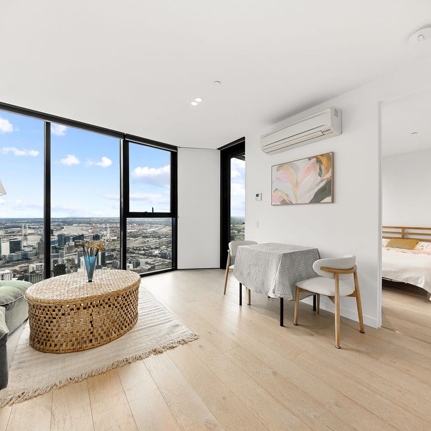 Stylish City Apartment comes fully furnished with Rare Car Park – Light House Building - Photo 1