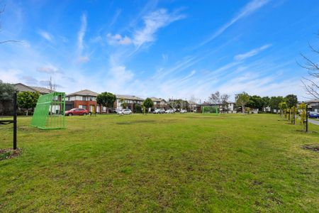 8 St James Park Drive, Mulgrave - Photo 2