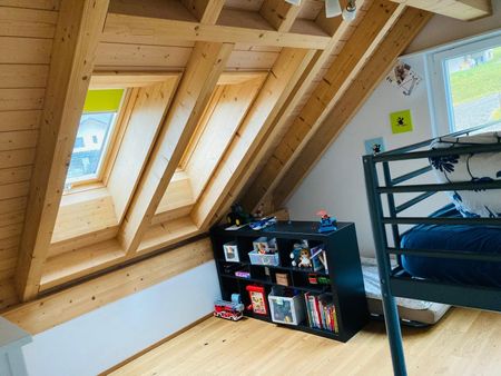 Helle und geräumige 4.5 Zimmer-Dachwohnung an zentraler Lage - Foto 5