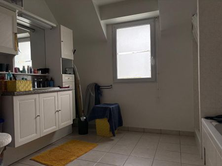Location Maison 5 pièce(s) de 106.38 m2 - Photo 3