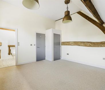 4 bedroom barn conversion to rent - Photo 2