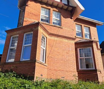3 bedroom flat to rent - Photo 6