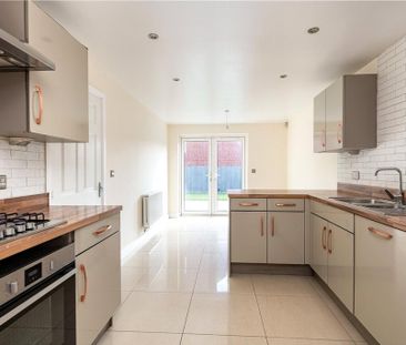 4 bedroom detached house to rent - Photo 4