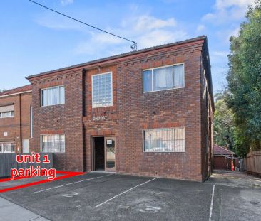 Modern & Spacious Two Bedroom Apartment in Convenient Location - Photo 3