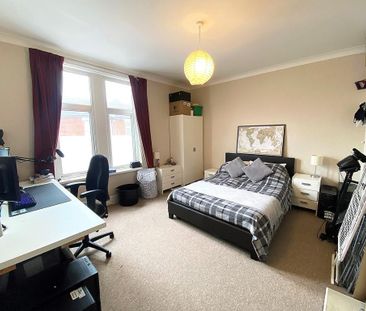 4 bedroom terraced house to rent - Photo 4
