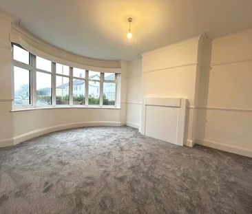 4 bedroom house to rent Moorland View, Leeds, West Yorkshire, LS17 - Photo 4