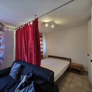 1.5 room studio on the 1st floor with outside parking space - Photo 2