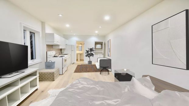 For Lease - 312 Rustic Road Unit# C, Toronto, Ontario - Photo 1