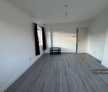 2 bedroom maisonette to rent - Photo 3