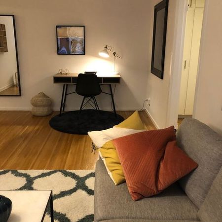 2:a på Birger Jarlagatan uthyres till företag - Foto 4