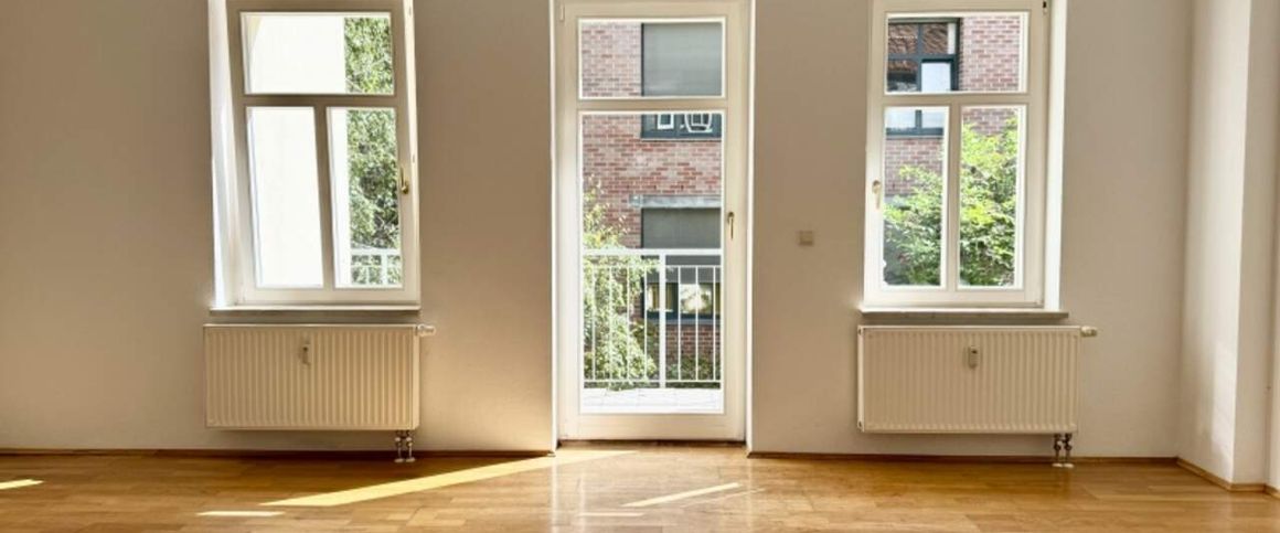 +2 Balkone, 2 Zimmer – Ihr neues Zuhause am Waldschlösschen+ - Foto 1