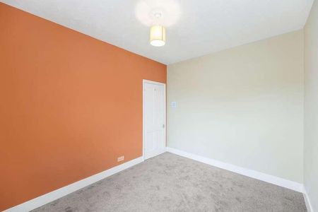 Daisy Road, South Woodford, E18 - Photo 2