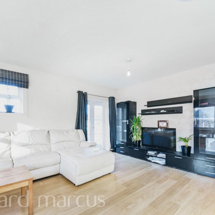 Beaumont Drive, Worcester Park - Photo 1