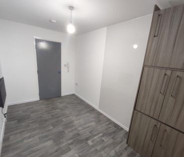 3 bedroom apartment to rent - Photo 2