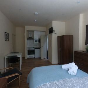 Studio Flat, Willesden Green, NW2 - Photo 2