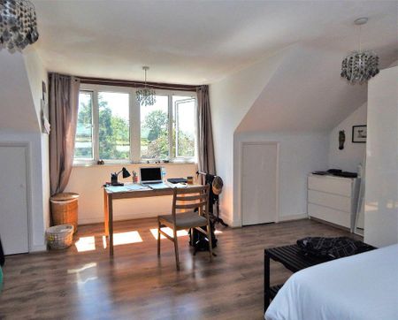 4 bedroom terraced house to rent - Photo 5