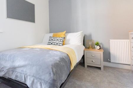 7 bedroom terraced house to rent - Photo 3