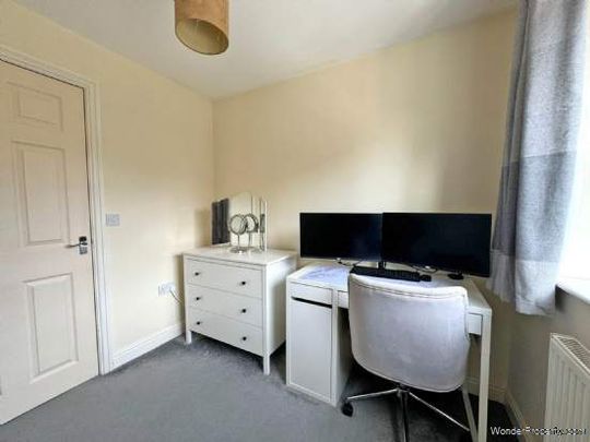 3 bedroom property to rent in Oldham - Photo 1