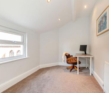 3 bedroom terraced house to rent - Photo 2