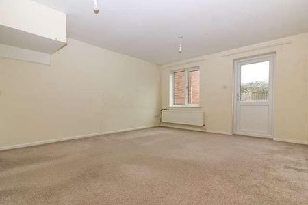 A Spacious Bedroom Home Close To Windmill Hill Golf Course, MK3 - Photo 5