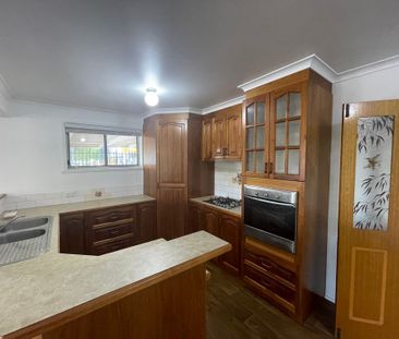 Spacious Six Bedroom Home! - Photo 1