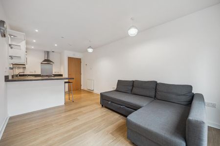 2 bedroom flat to rent - Photo 4
