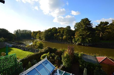 3 bedroom mews to rent - Photo 5