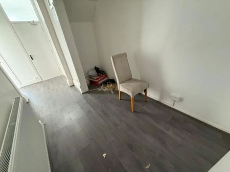 7 Bed Terraced House, Birmingham Road, B70 - Photo 4