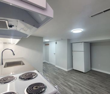 238 Strathmore Boulevard #Lower - Photo 4