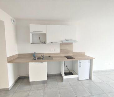 Location Appartement 2 pièces 40m² NIMES 30900 - Photo 2