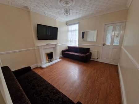 3 bedroom terraced house to rent - Photo 2