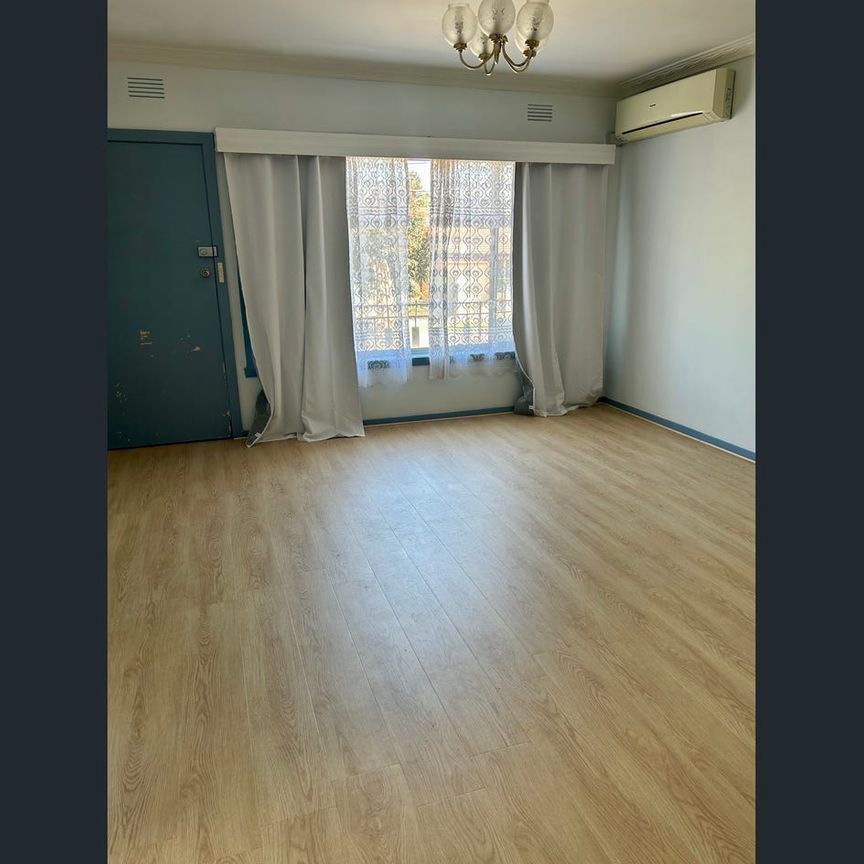 All expenses included in great location!! - Photo 1