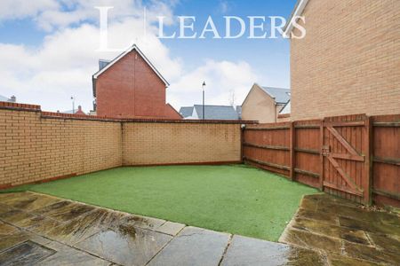 4 bedroom detached house to rent - Photo 4