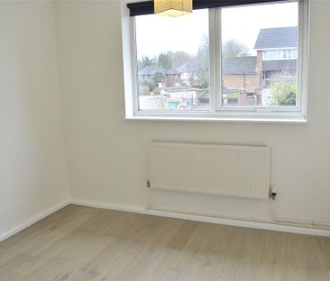2 bedroom maisonette to rent - Photo 2