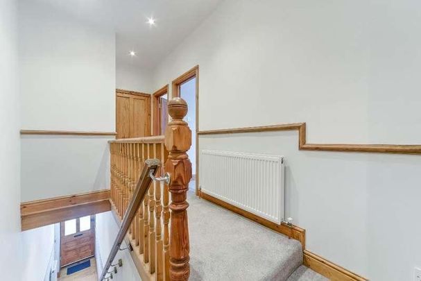 Kingston Road, London, SW20 - Photo 1