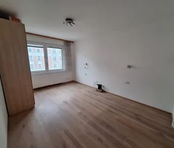 Helle, geräumige 2 Zimmer Wohnung - Photo 3