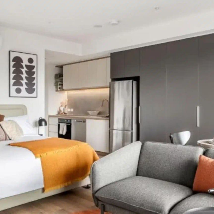 Studio Apartment - Photo 1