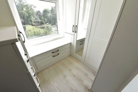 3 bedroom House in The Avenue, Leeds - Photo 2