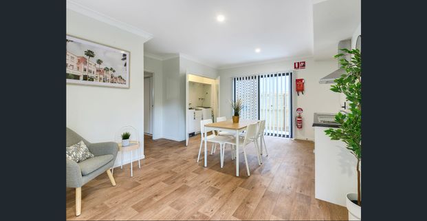 FULLY FURNISHED, DESIGNER STUDIO APARTMENT – BILLS INCLUDED! - Photo 1