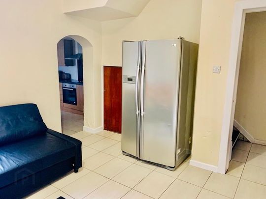 Camden Street, Room 7, SHORT TERM, All Bills Included, Belfast, BT9 6AU - Photo 1