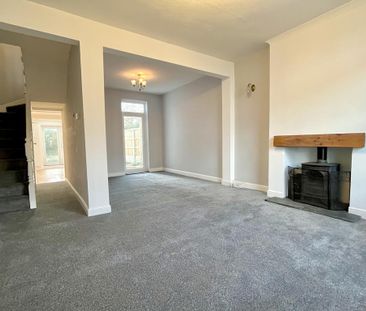 2 bedroom end of terrace house to rent - Photo 1