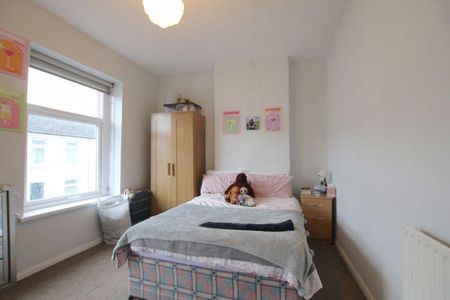 4 bedroom terraced house to rent - Photo 4