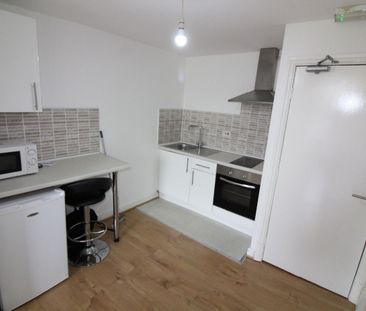 Brook Street Flat 2, PRESTON, Lancashire PR1 7DD - Photo 3