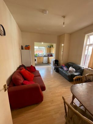 Meriden Street Room 4 - Photo 1