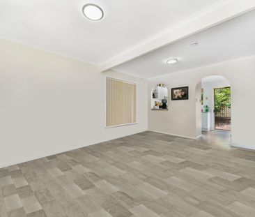 SPACIOUS TOWNHOUSE - Photo 3