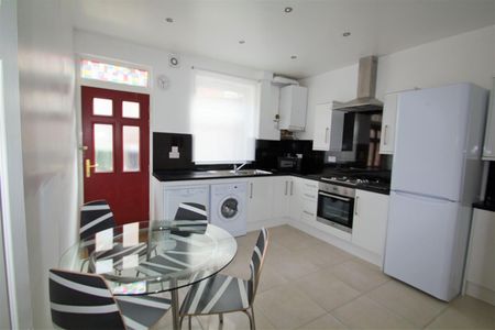 2 bedroom terraced house to rent - Photo 5